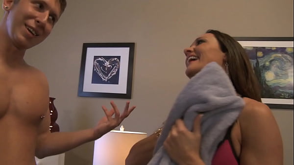 Young stepson gives his stepmom a deepthroat blowjob and then fucks her mature pussy hard