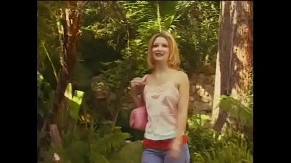 Beautyful babe Chrystal Heart sucks and fucks near by the pool