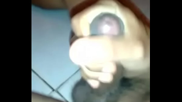 vem sentar gostoso que o pau j&aacute; ta dur&atilde;o