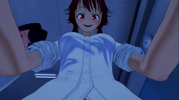 叩く女は男を挟む