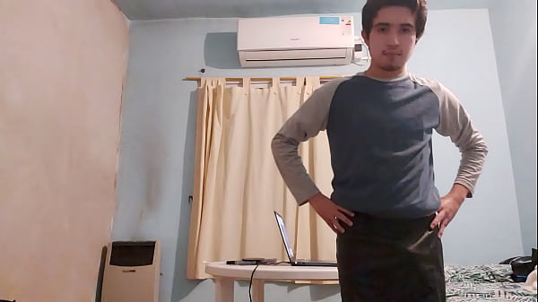 probandome mi hermosa nueva faldita engomada y preciosa