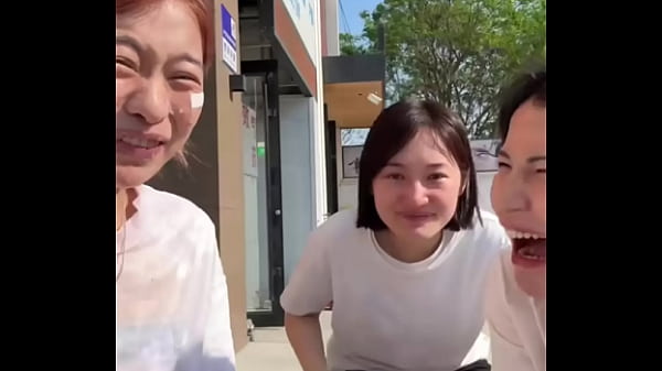 Con l&ugrave;n ở trung quốc thực hiện c&aacute;c thử th&aacute;ch h&agrave;i hước