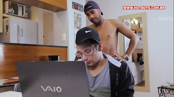 Dando para o nerd pirocudo 