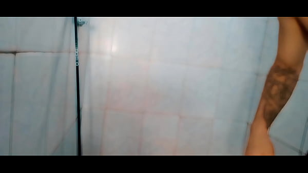 DEI UM CRUZAMENTO NA BUCETINHA DA NOVINHA DO SERT&Atilde;O !!!