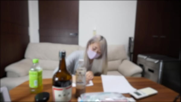 『本気で、歌手やってました』  『地下アイドルのグループに１０代～２０才まで在籍していました』  『完全初撮影』  『電動ドリルバイブぶち込み！』  