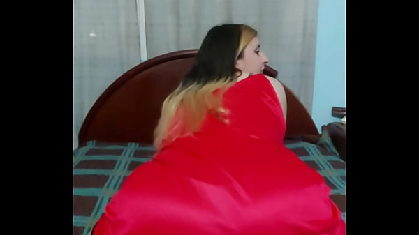 BBW on her fours moving her ass for you  