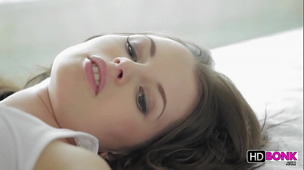 Cute Liona Bee gets nailed