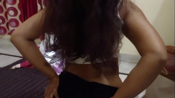 Desi Bhabhi Dipali Fingering viral video in Hindi.