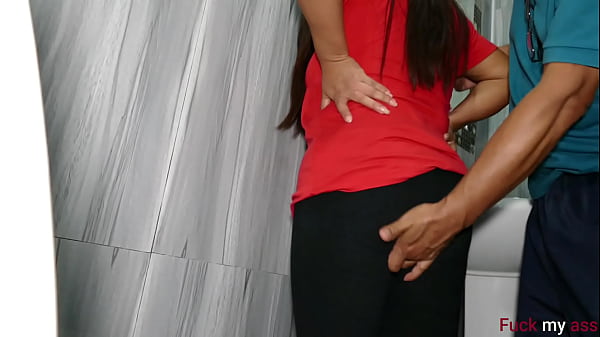 MILK IN THE ASS OF A BEAUTIFUL LATINA CAUGHT IN THE SANITARY