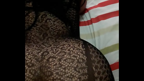 Tremendo culazo en 4 tragando verga  