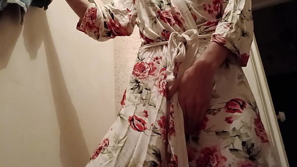 I'm masturbating in a robe and I think that no one is watching me
