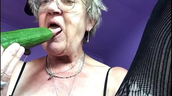 Granny  plassen with cucumber