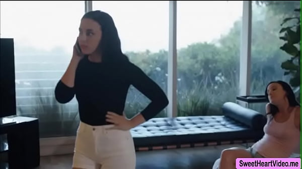 Whitney Wright and Jennifer White enjoys making each others pussy wet