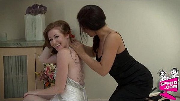 Girls having fun 0550