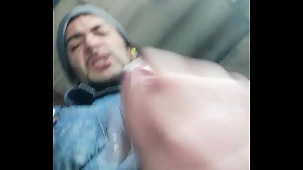 Semen semen brota de mi verga como un manantial 