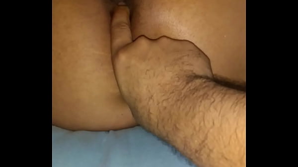 Pirocada gostosa do amante e marido ajudando gostoso