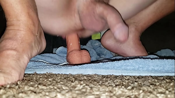 Pounding my dildo till cum 