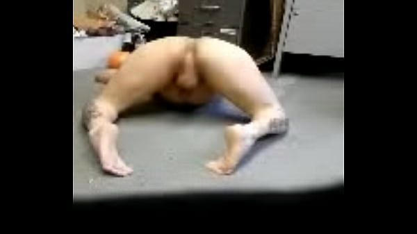 Pale bubble butt twink  twerk for big dick naked and feet  