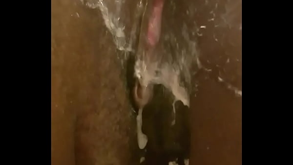 Chocolate BBW pushes out husband creampie