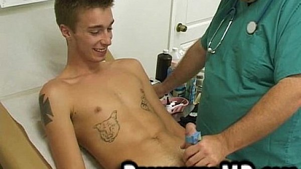 Hot stud patient is getting jerked off by his doctor