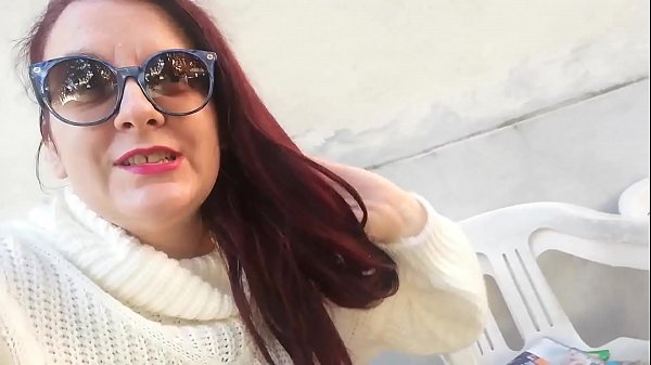 Pulisci le mie scarpe sporche lurido schiavo che non sei altro voglio sentire la tua lingua qui sotto 