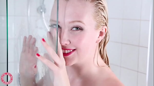 Blonde Samantha Rone Fucks Her Dildo During Shower Time!