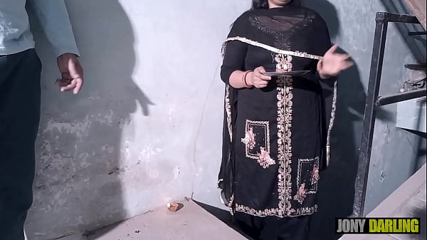 Indian Punjabi Stepmom Fucking in Doggystyle During Lighting Diva At Diwali