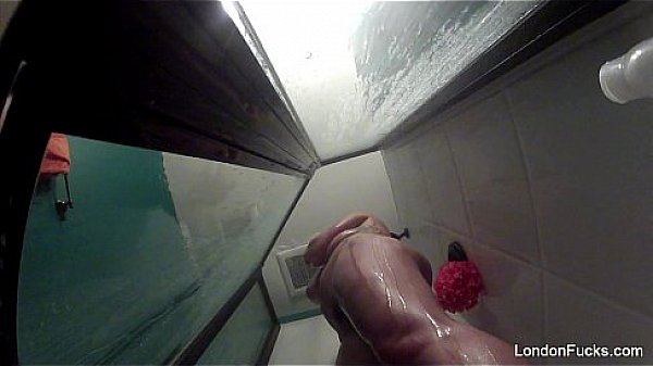 London Keyes's Sexy Shower Solo