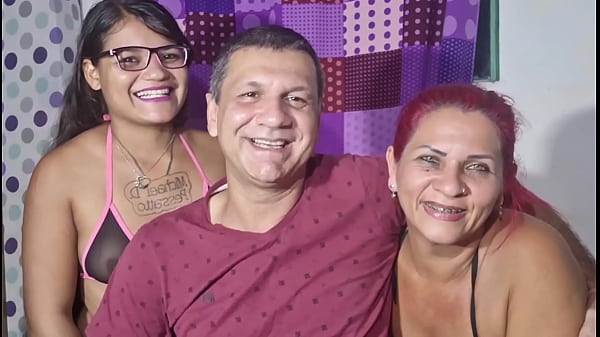 aquele menage de so anal com gosadas na boca e varias posicao todas anal