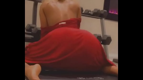 Hot stripper twerks mouth watering ass in red dress 