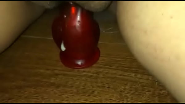 Mi amiga se masturba con su consolador 