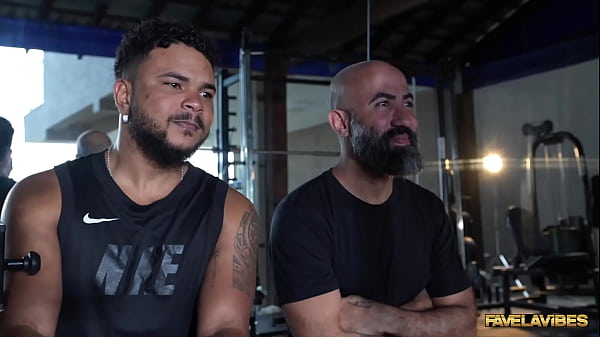 Na Casa das Proibidas, a Mila Hot puxou o treino e deu gostoso na academia do FV para dois brutos | Mila Hot | Felipe Costa | Erick Frei