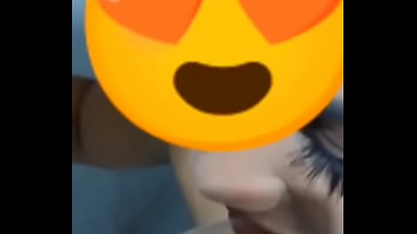 Marquei minha mulher mijando nela inteira at&eacute; escorrer no corpo todo