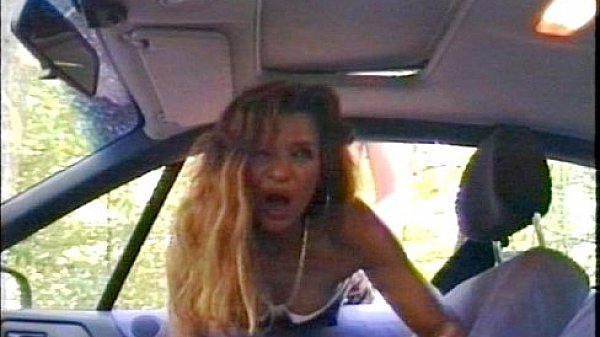 Traudl Caff die Stra&szlig;en-Hure bekommt eine heftige Besamung