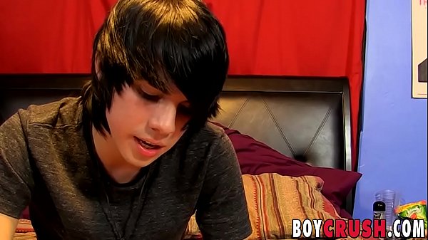 Pretty twinky jerks off after interview