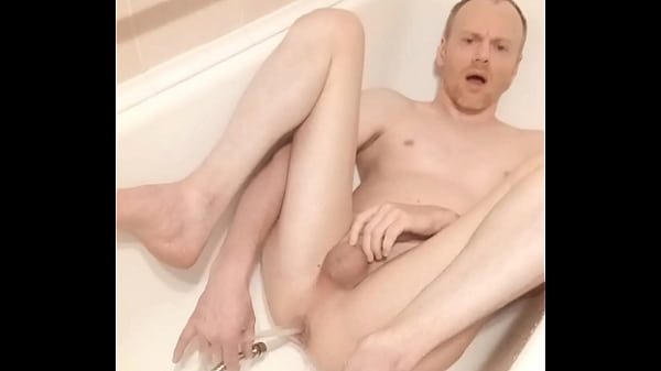 LanaTuls aka Sergay Fag - Deep Anal Cleaning in Bath with Water. Хочешь меня выебать - пиши в тг MoscowFaggot. 