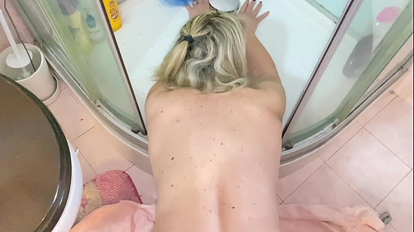 Luna knows how to make herself understood when she wants to enjoy his big cock