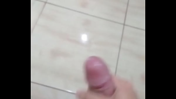 Batendo uma no banhero  