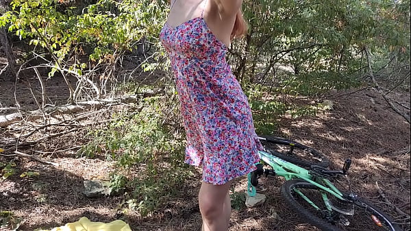 Playing with Hairy pussy outdoors until cum 