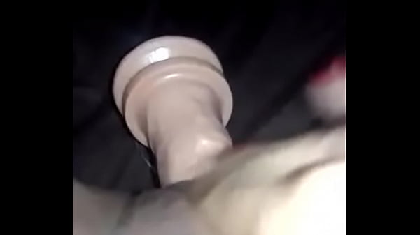 Putinha casada com consolo