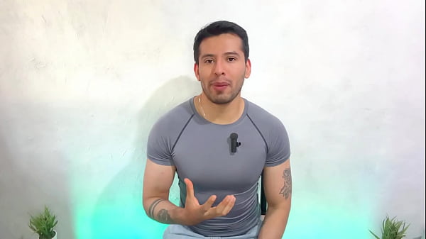 twink es llenado de leche por el bombero dotado 