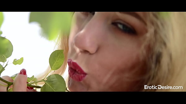 Sensual strip from Genevieve Gandi/