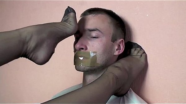 pantyhose feet smelling