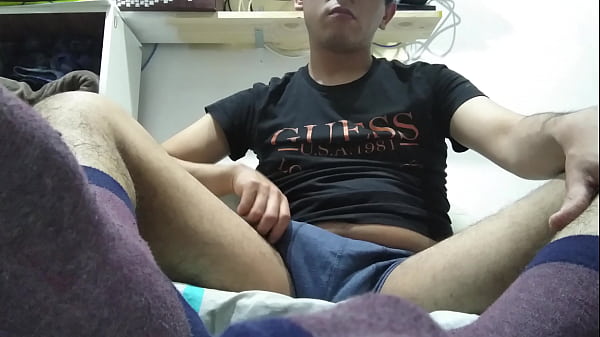 HAVING FUN WITH MY HOLE AND MY DIRTY FEET  