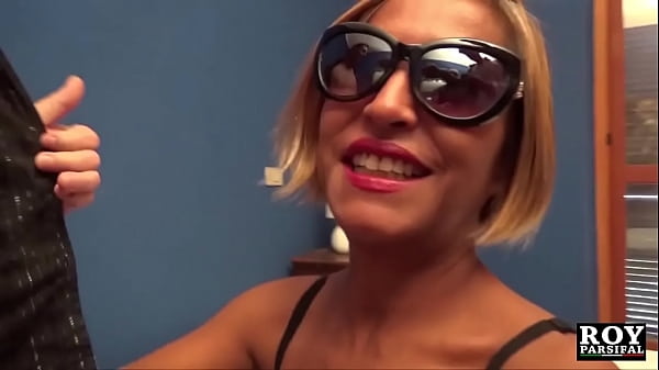 2 cazzi per la domestica