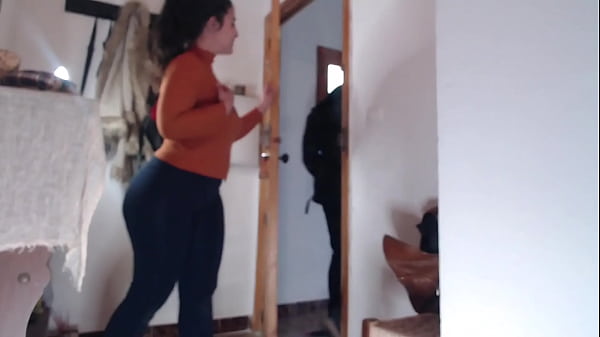 REPARTIDOR DE COMIDA RECIBE MAMADA POR EXTRA&Ntilde;A EN CAMARA LENTA