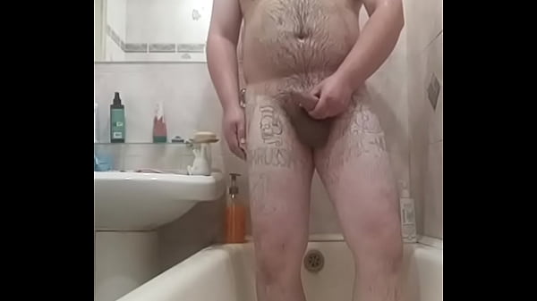 Обладатель самого маленького члена в мире наконец поборол стеснение и снял свою мастурбацию на камеру!  