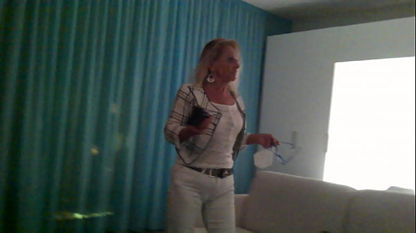 Svetlana ist eine spermageile Fickmilf Teil1