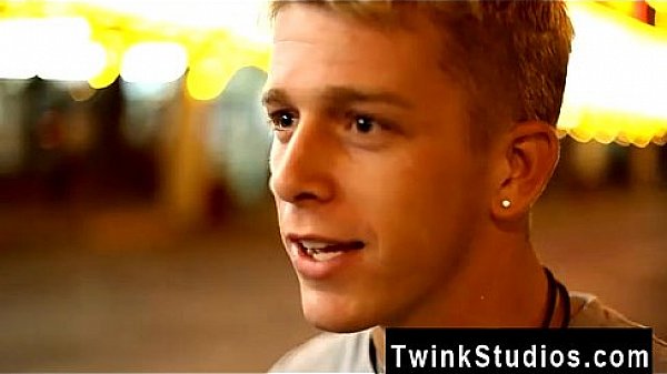 Gay video Kayden Daniels and Preston Andrews are visiting Las Vegas 