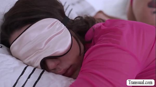 XWife Karen unbox the robot sex toy she order online.She starts sucking the shecock of the robot and lets her pound her pussy 